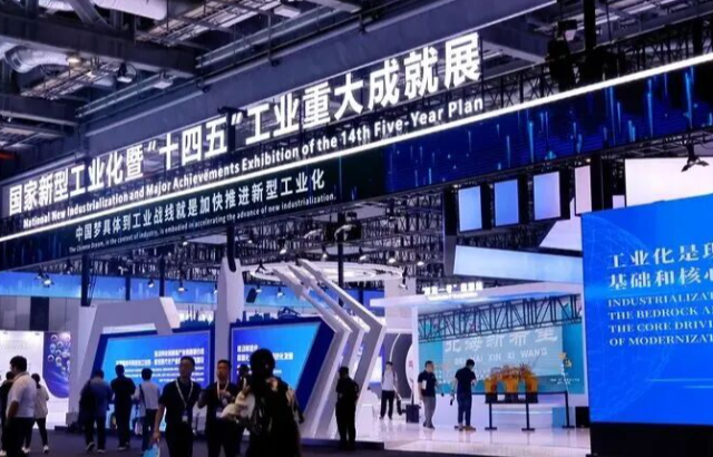 Qiaotian Dynamics | Multi-booth cross-domain collaboration, Qiaotian quick-change plate continuously empowers robots for 